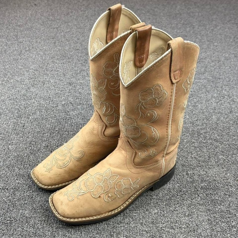 Women's Tan White Flower Embroidered Western Rodeo Cowgirl Boots   Size 5